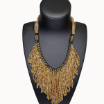 Collier Africain en Perles Tissées sur Cuir