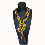 Collier Anneau en Tissu Wax – Élégance Ethnique et Artisanale