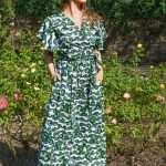 Ensemble haut et jupe longue en wax vert et blanc à motifs ondulés